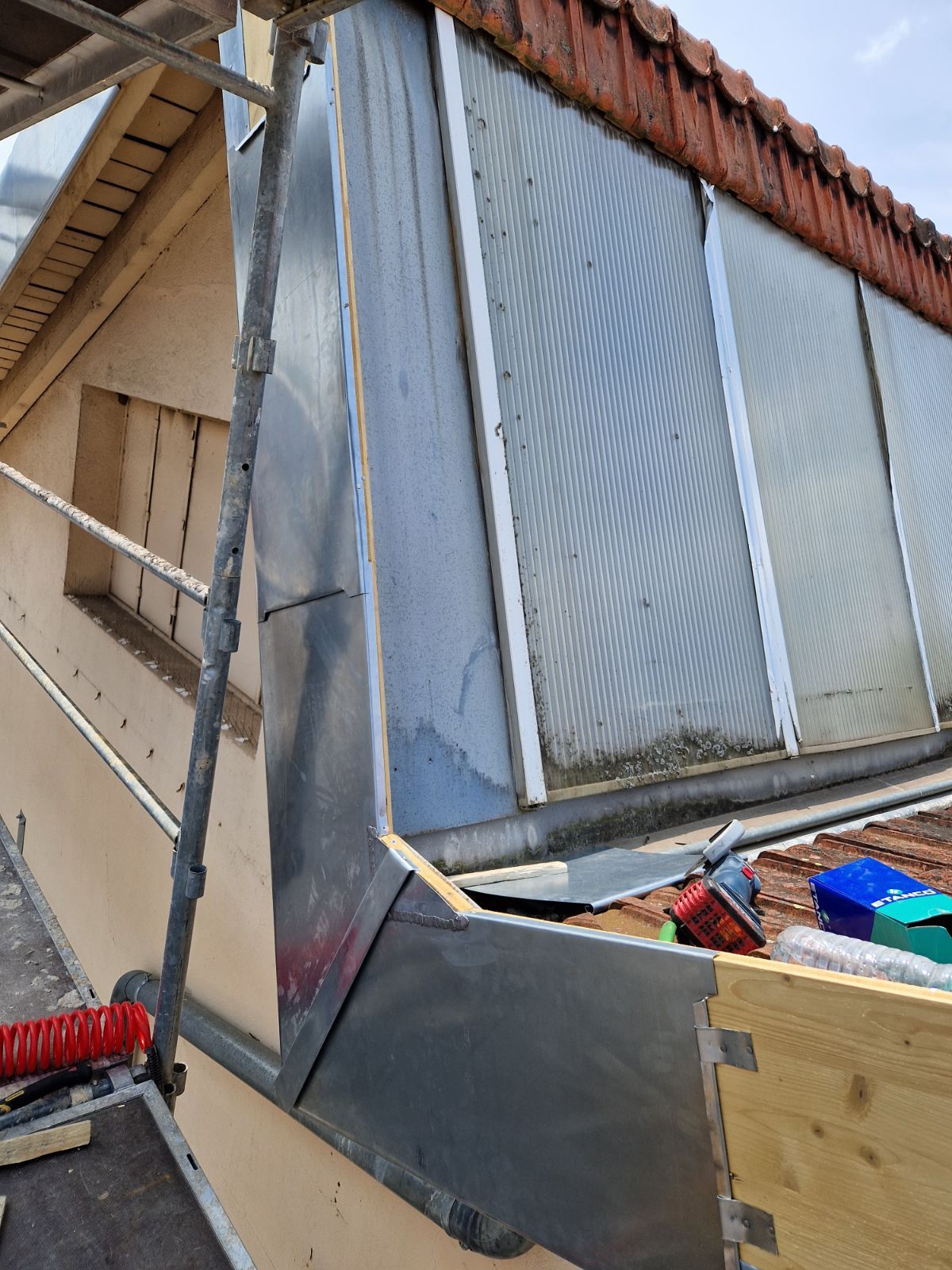 Habillage de bandeau bois en zinc